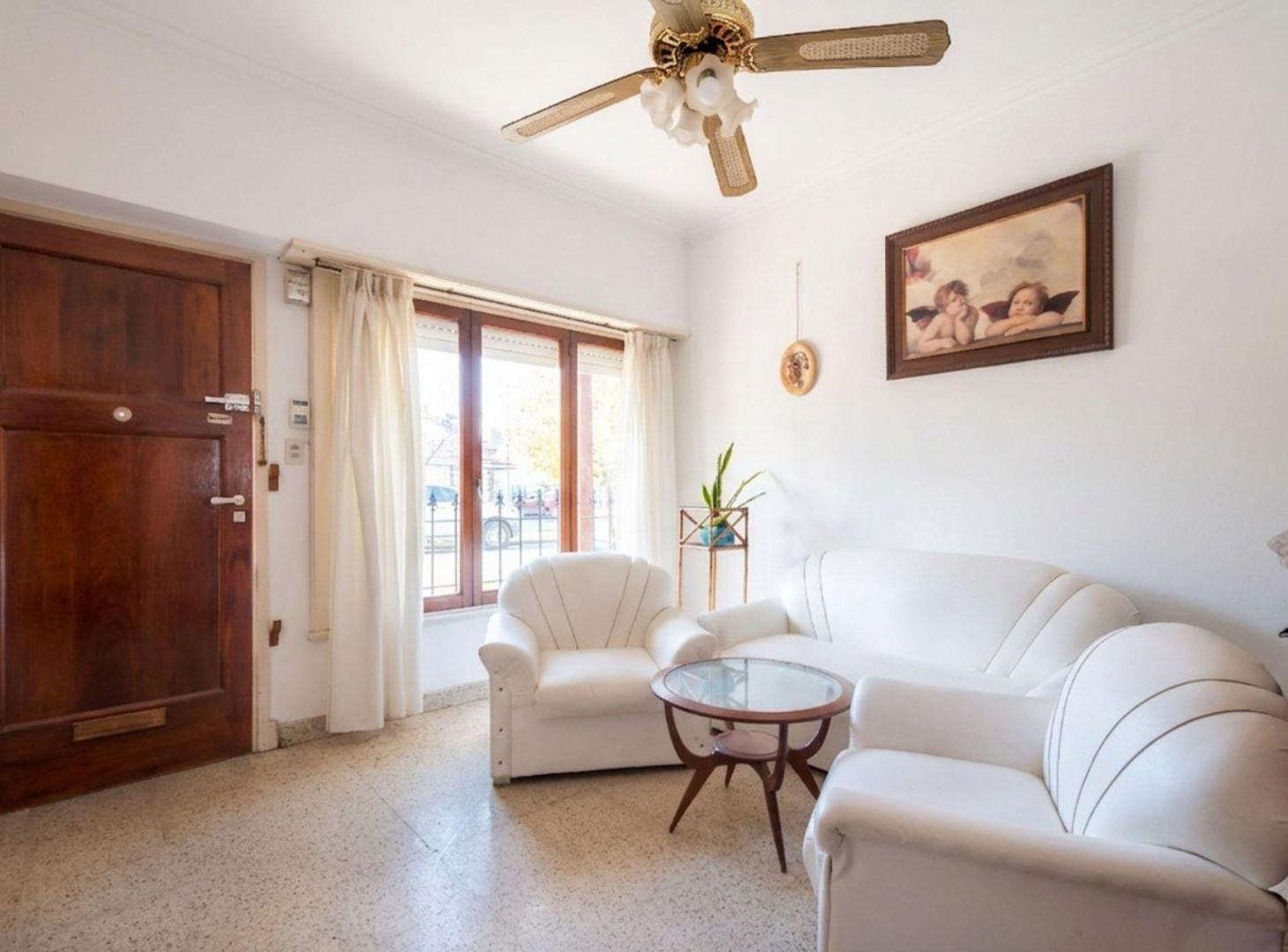 VENTA DE CASA 6 AMBIENTES MIRAMAR