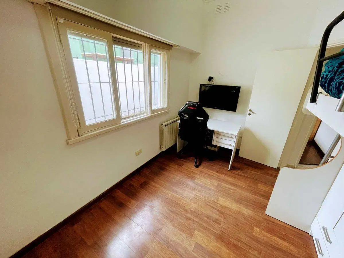 VENTA CASA 4 AMBIENTES MAS DEPARTAMENTO 2 AMB. 4