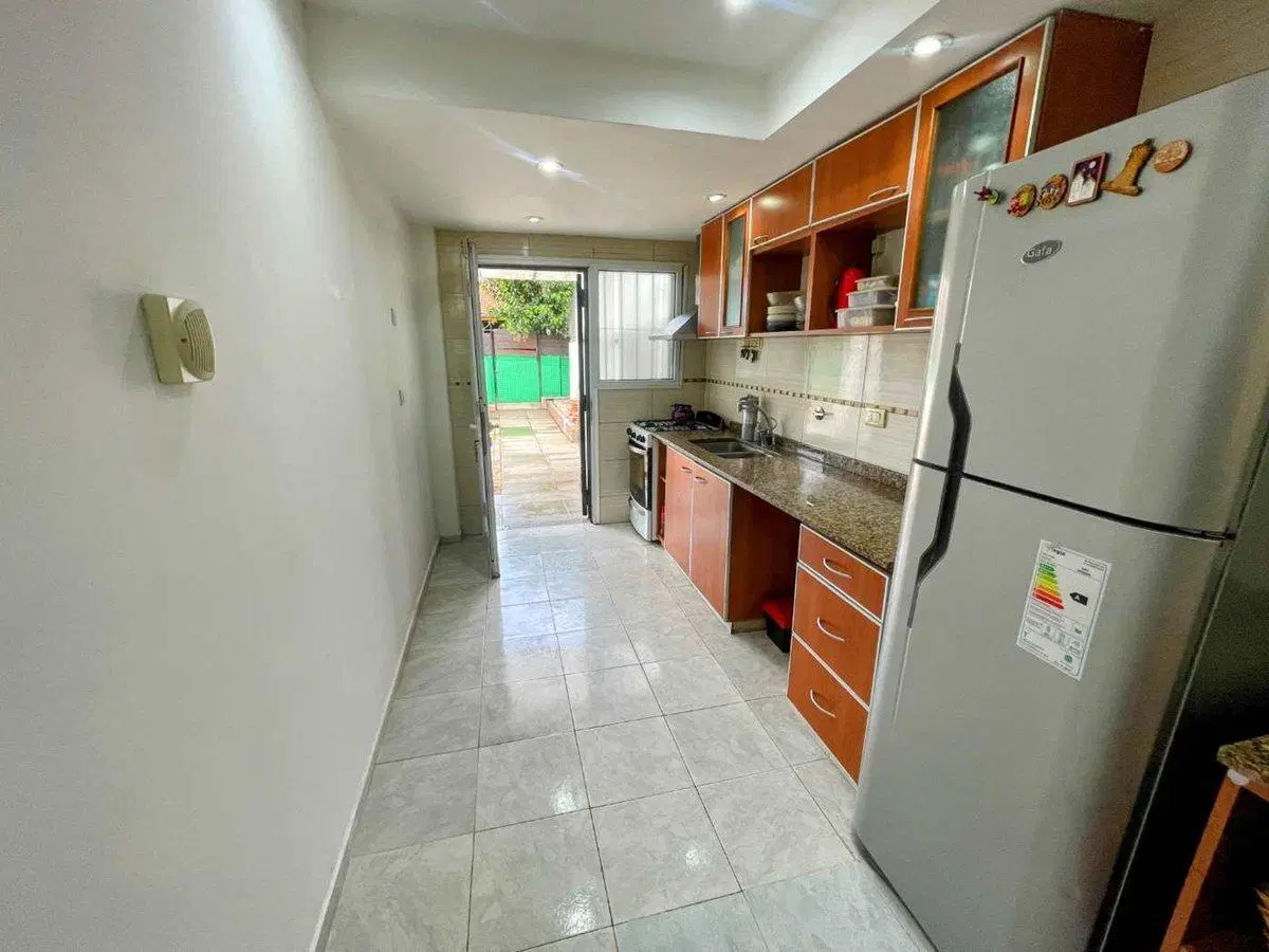 VENTA CASA 4 AMBIENTES MAS DEPARTAMENTO 2 AMB. 5