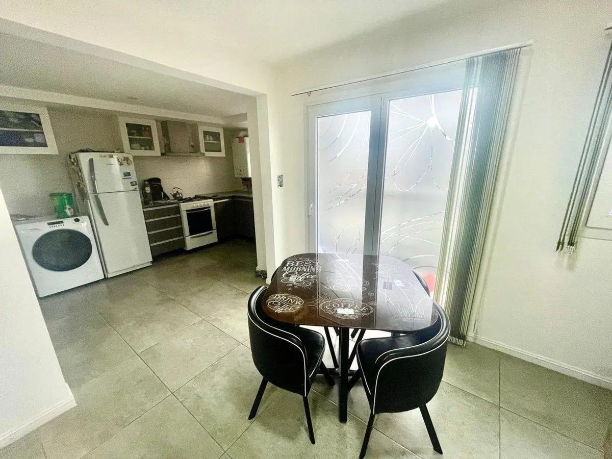 Venta departamento 2 ambientes al frente y cochera 4
