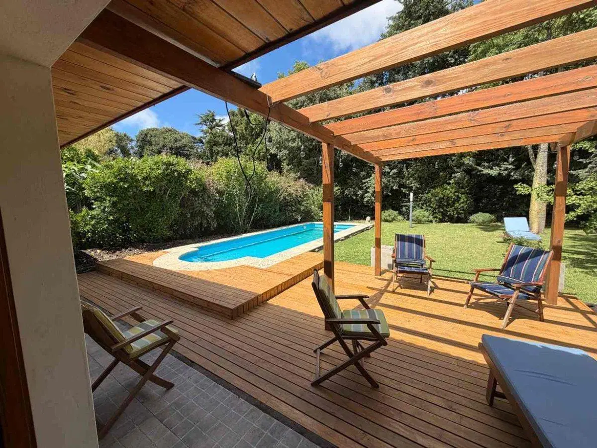 VENTA CASA 4 AMBIENTES PILETA PARRILLA GROSELLAR 3