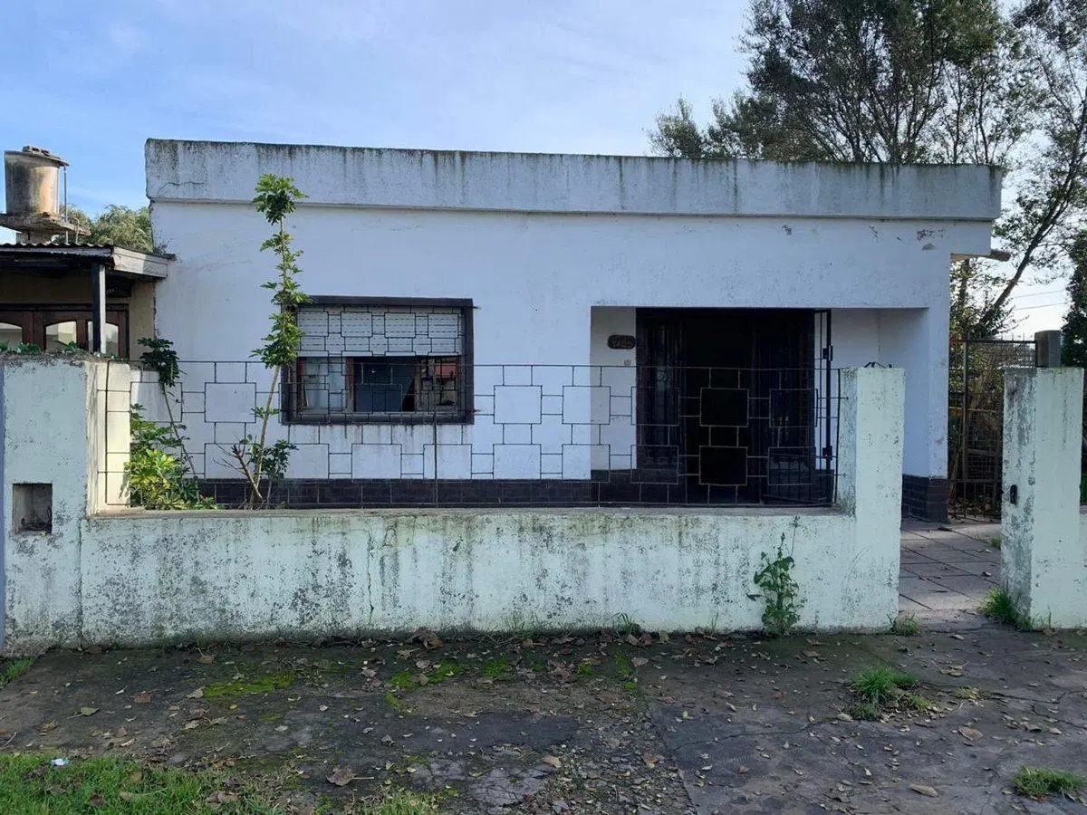 VENTA CASA 3 AMB. A RECICLAR  BARRIO DON EMILIO 4