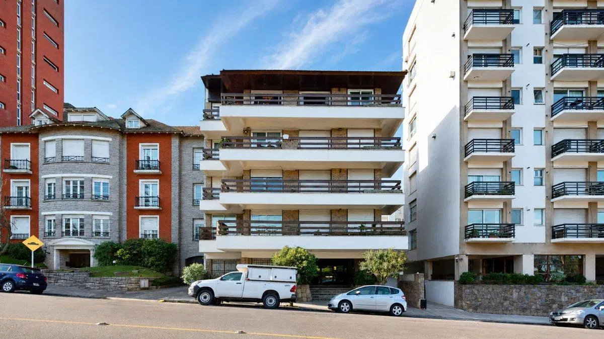 VENTA DEPARTAMENTO 4 AMB CON COCHERA EN P. GRANDE 3