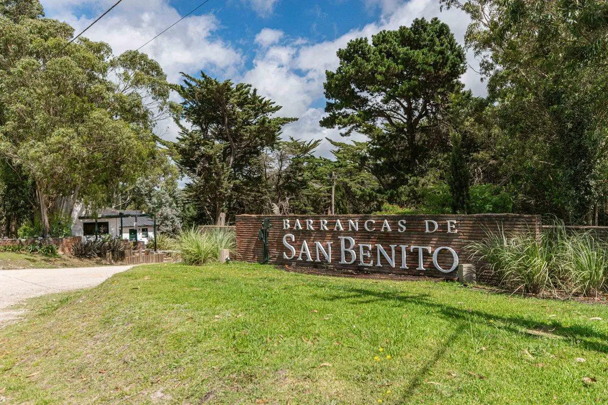 Venta lote en Barrancas de San Benito 2