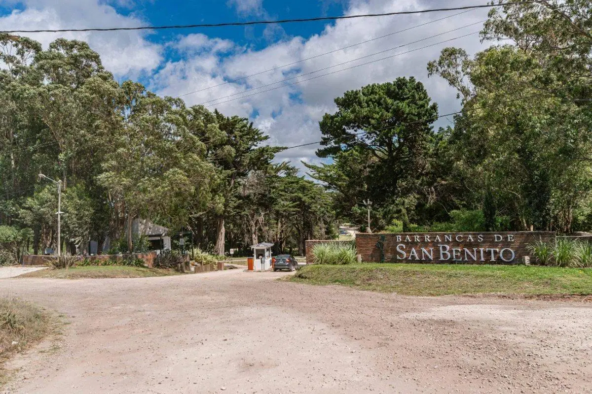 Venta lote en Barrancas de San Benito 5
