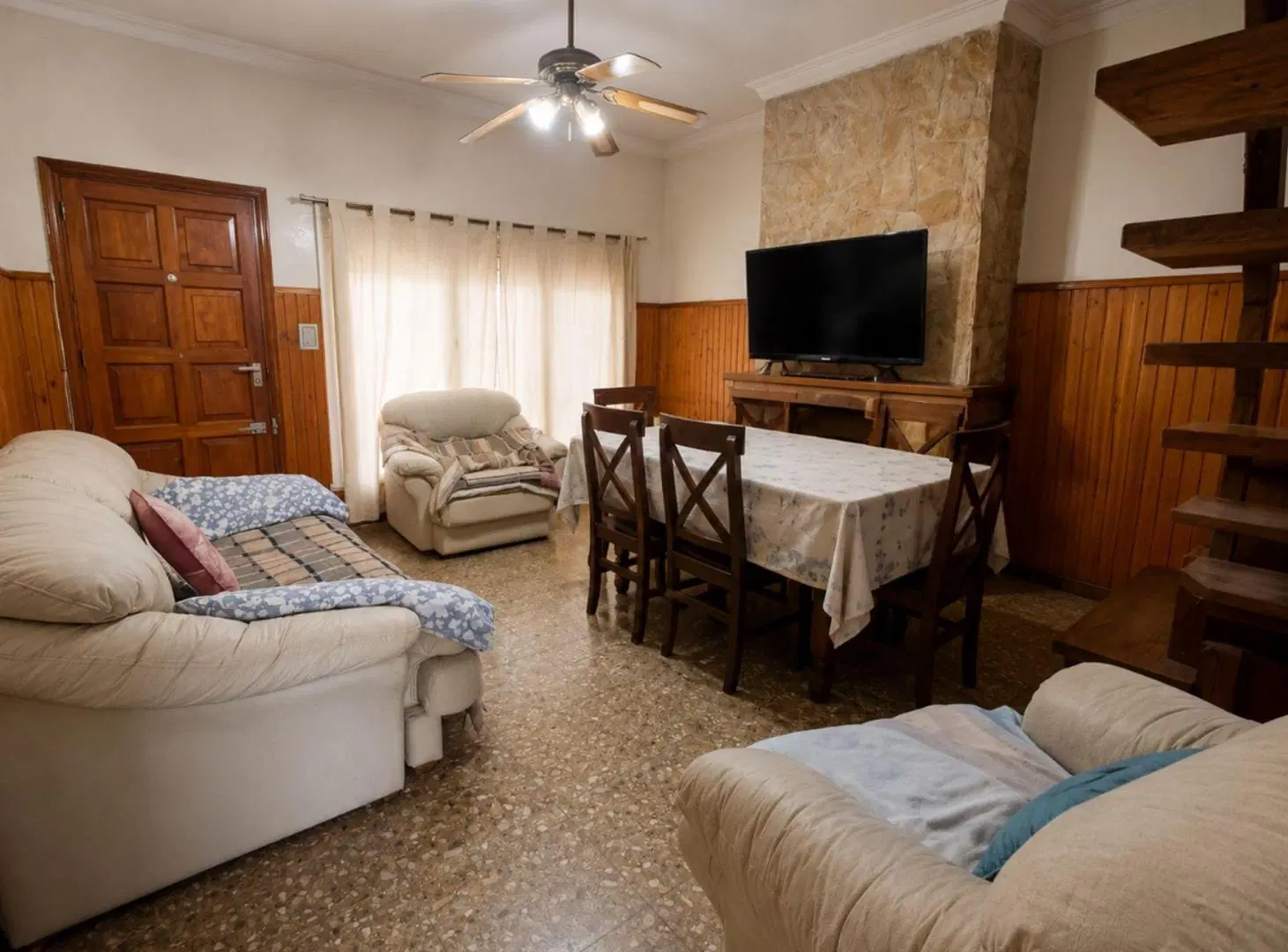 CASA EN  BLOCK SOBRE LOTE PROPIO CON PARQUE ALFAR 5