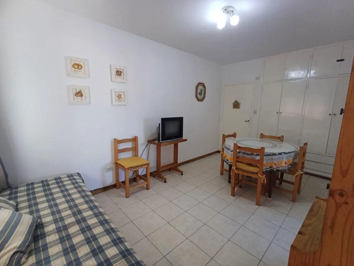 VENTA DEPARTAMENTO 2 AMBIENTES MIRAMAR 5