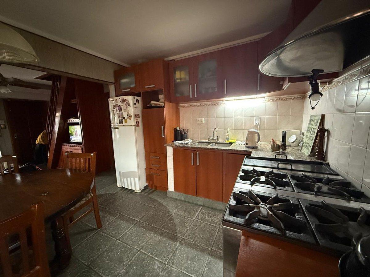 Foto de VENTA CASA 4 AMBIENTES COCHERA BARRIO LIBERTAD, imagen 4