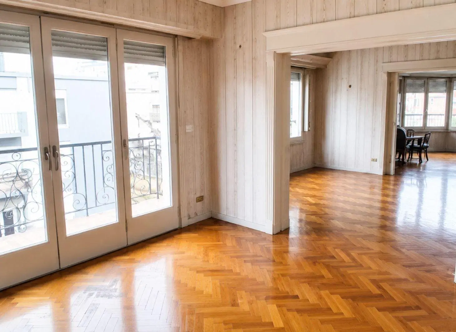VENTA SEMIPISO 4 AMB + DEP. Y COCHERA - CENTRO 2