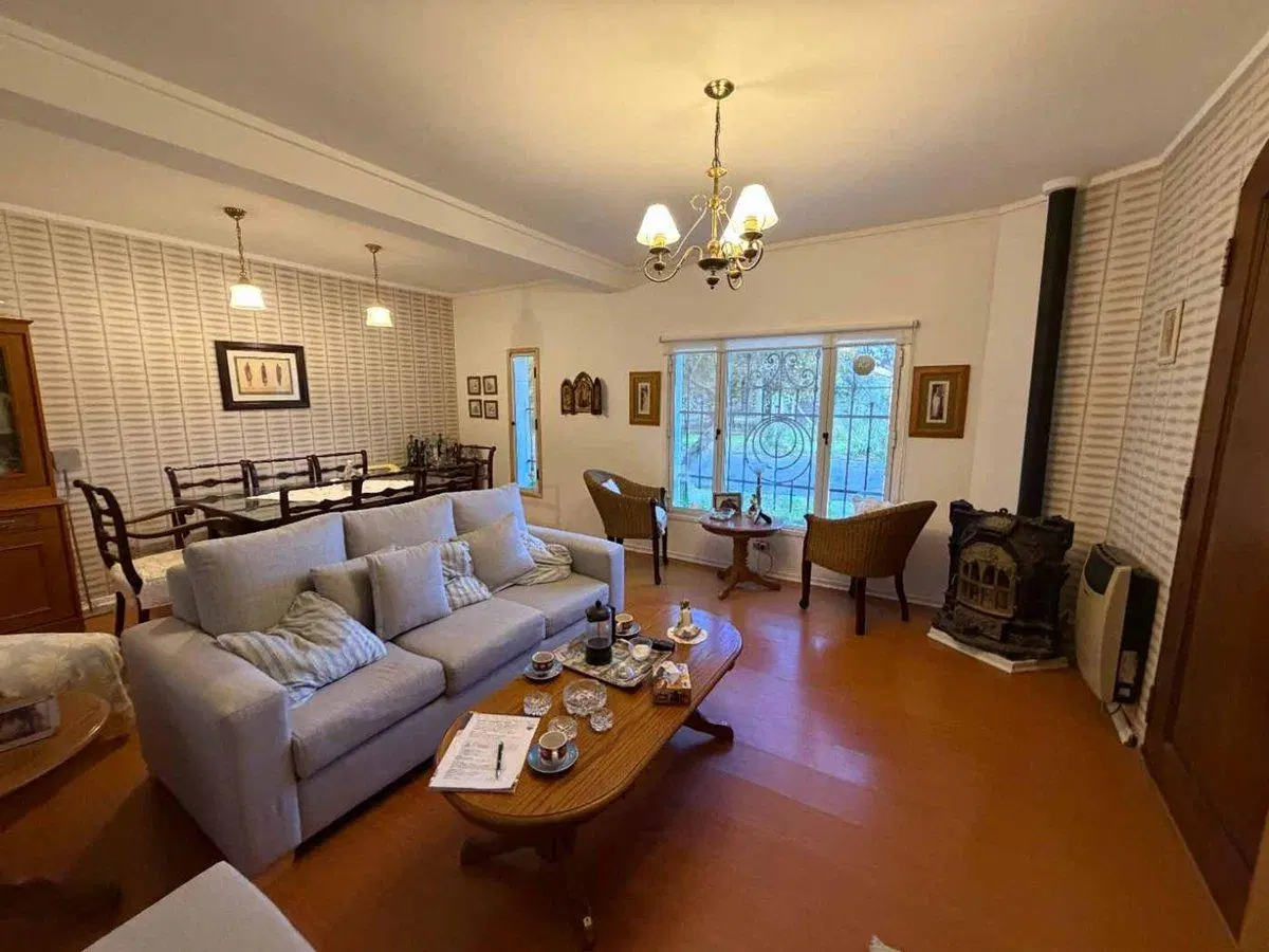 VENTA CASA EN BLOCK 5 AMBIENTES Y 2 DEPARTAMENTOS 4