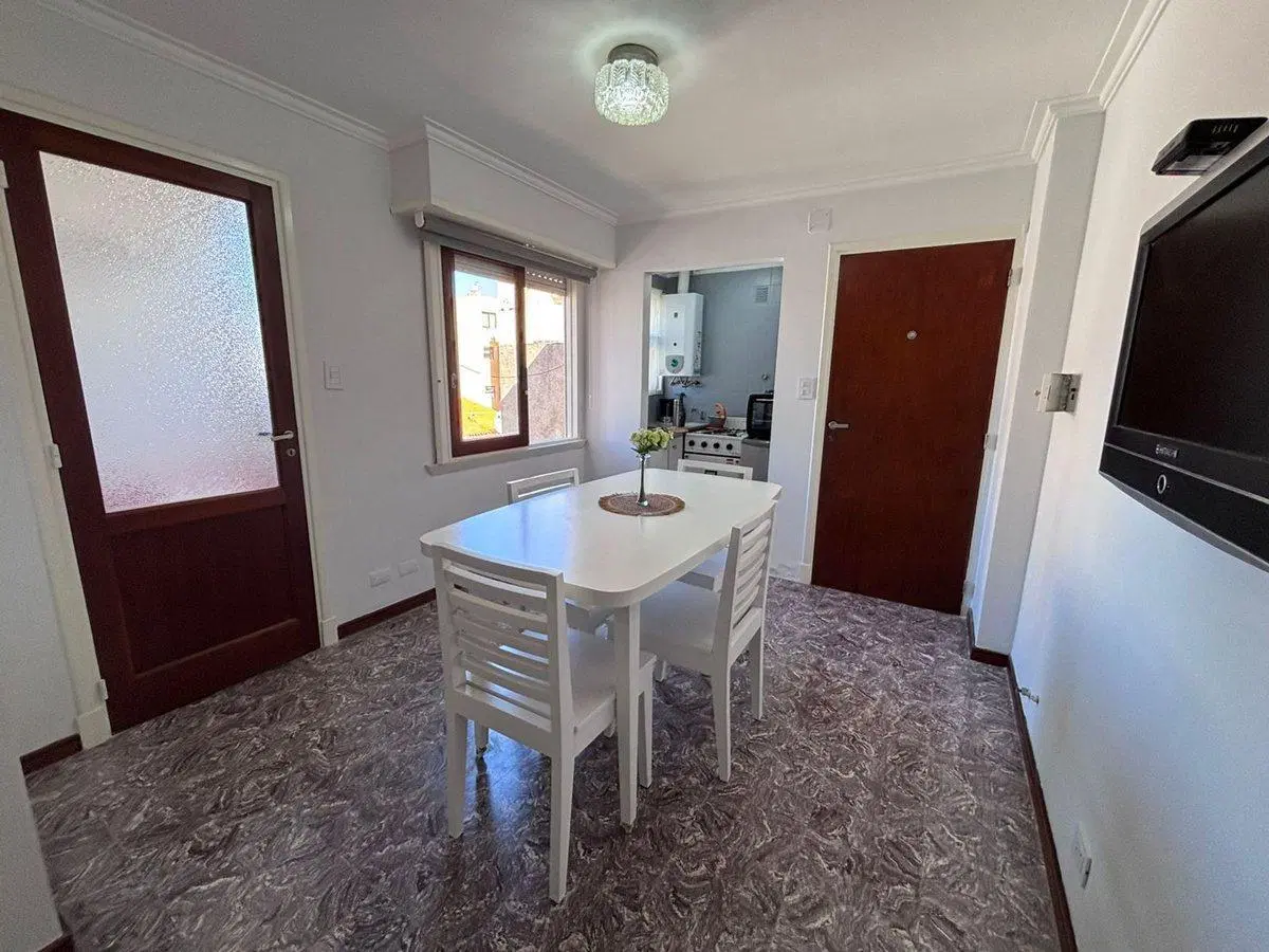 VENTA DEPARTAMENTO 2 AMBIENTES CON DEP. MIRAMAR 2