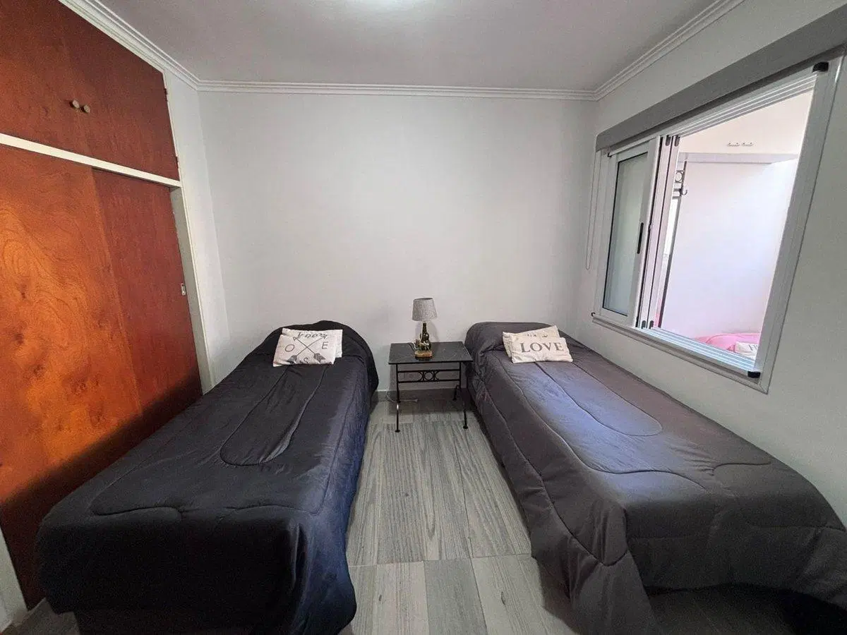 VENTA DEPARTAMENTO 2 AMBIENTES CON DEP. MIRAMAR 5