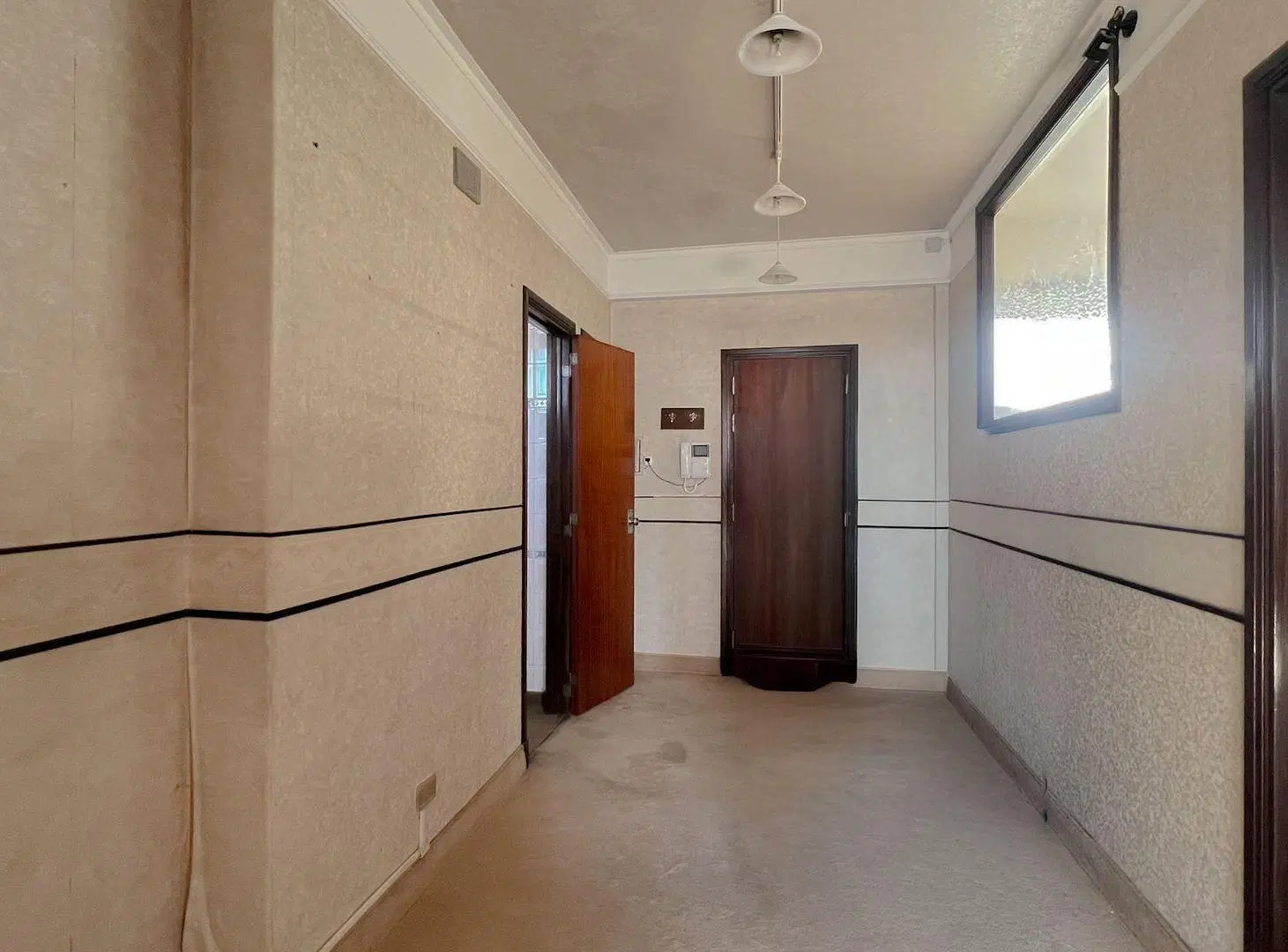 VENTA OFICINA 3 AMBIENTES AL FRENTE CENTRO 5