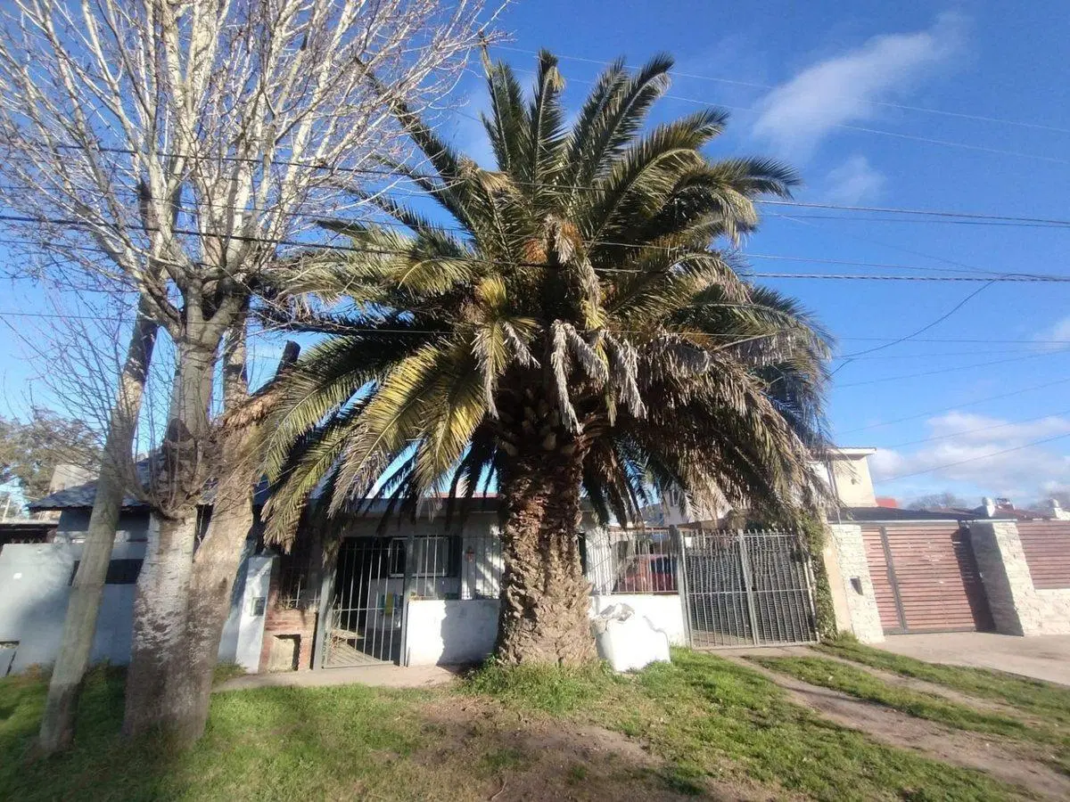 VENTA CASA 4 AMB + UN DPTO 3 AMB MAR DEL PLATA 2