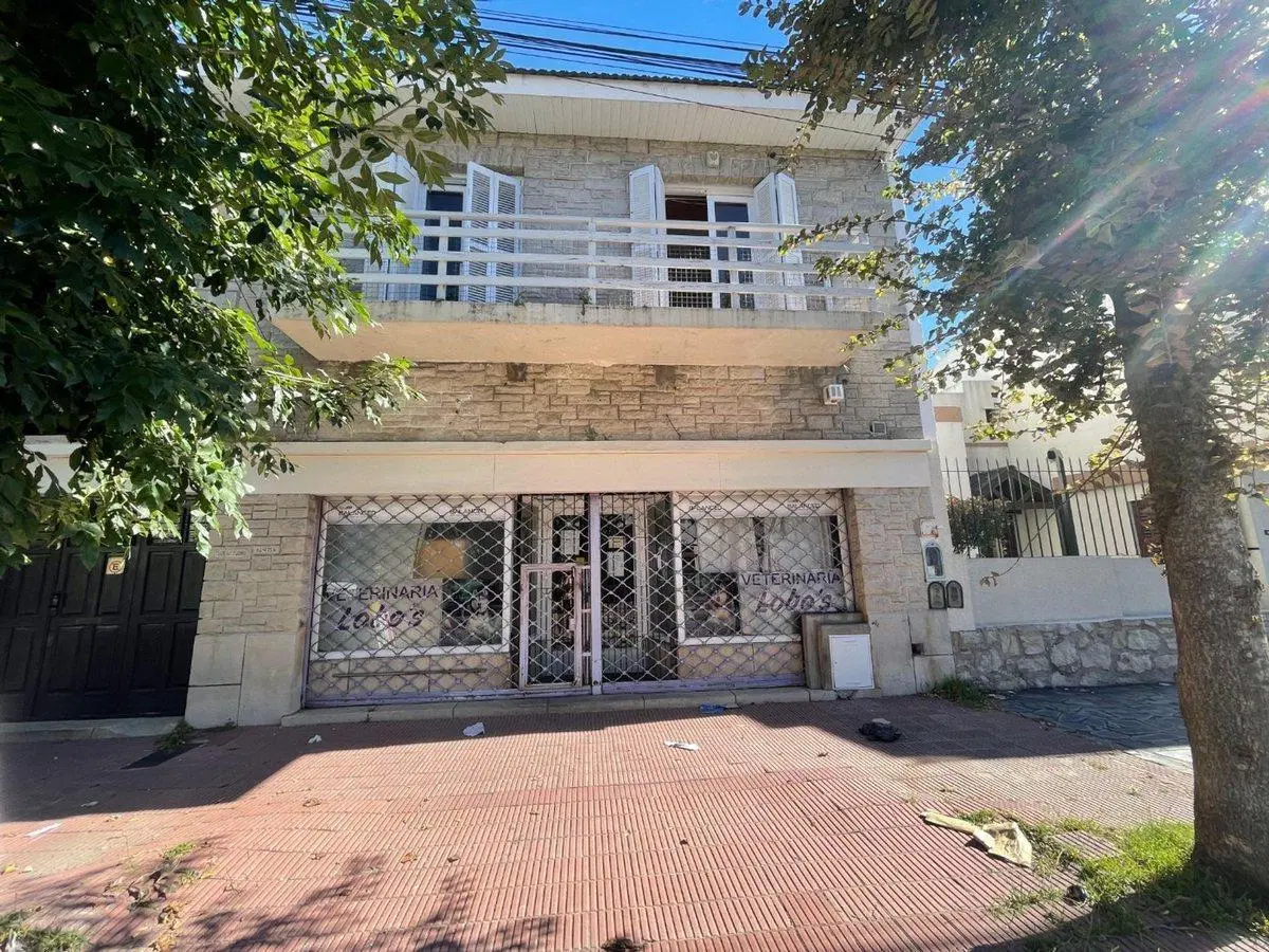 VENTA EN BLOCK VIVIENDA C/GARAJE, QUINCHO Y LOCAL 2