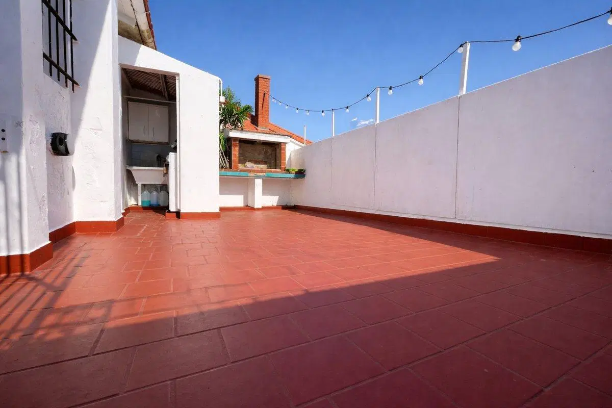 VENTA EN BLOCK VIVIENDA C/GARAJE, QUINCHO Y LOCAL 4