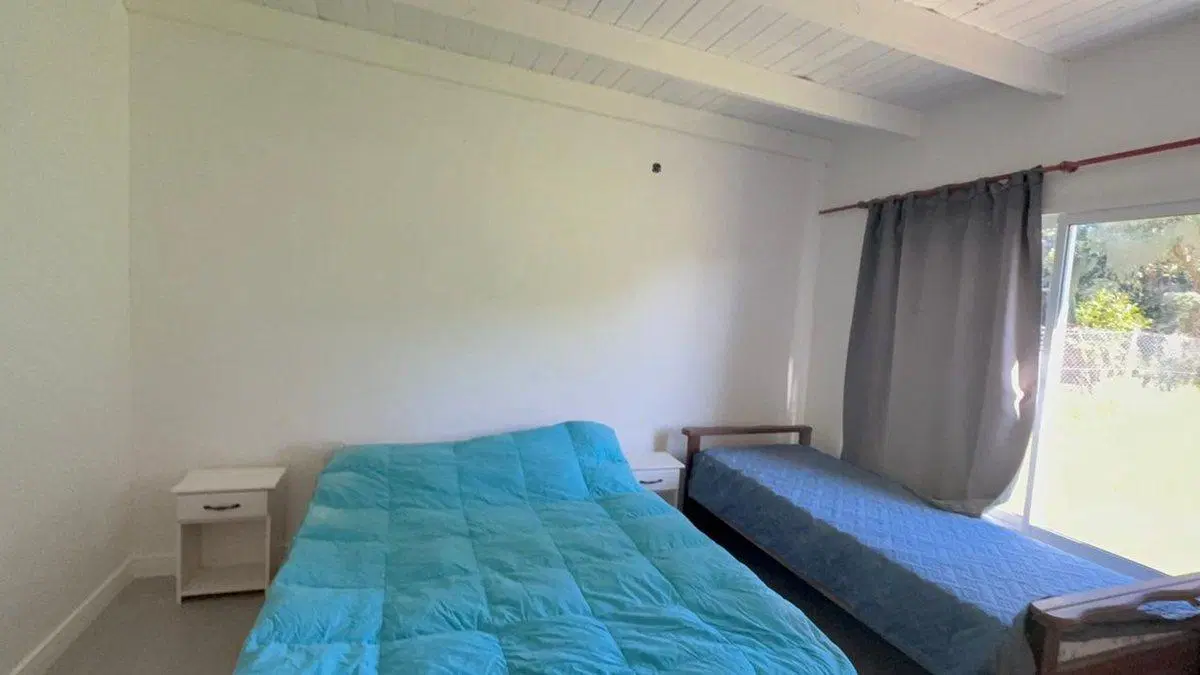 venta casa 4 ambientes Las Lomas Miramar 4