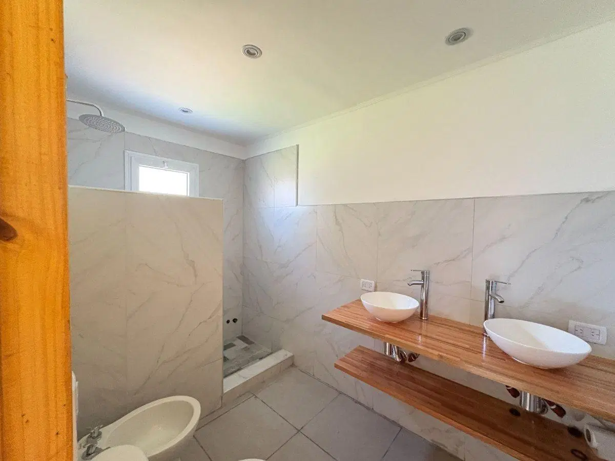 venta casa 4 ambientes Las Lomas Miramar 5