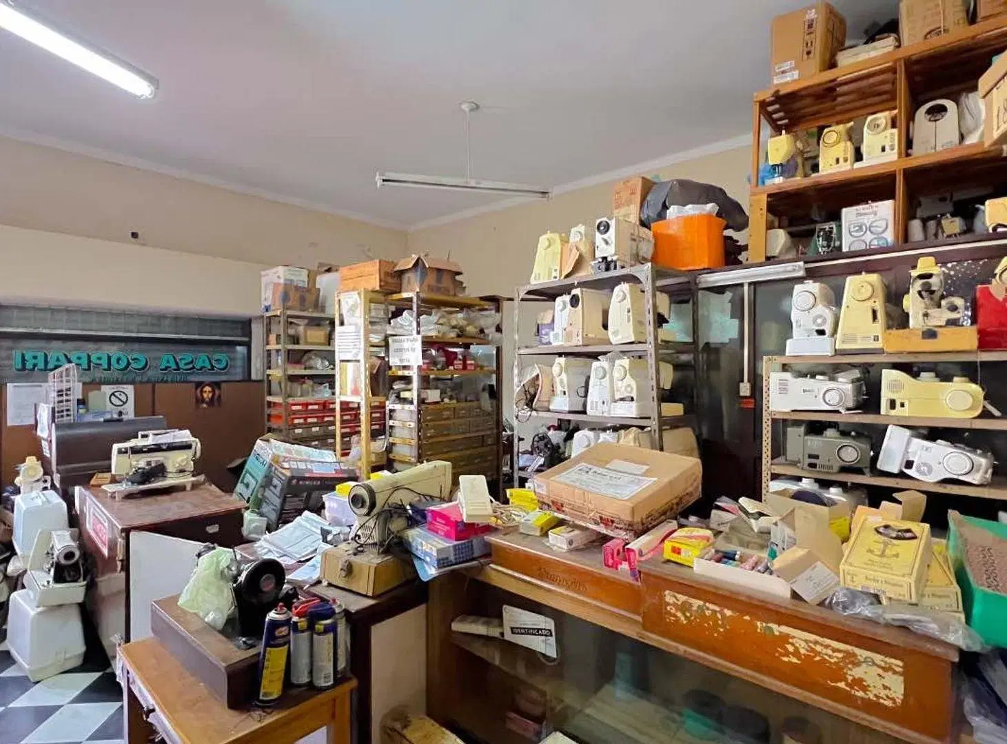 VENTA CASA CON LOCAL Y GARAGE A RECICLAR 5