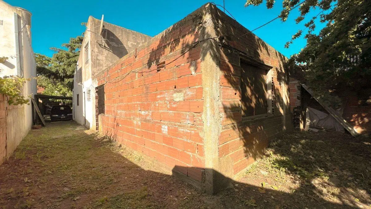 VENTA CASA 3 AMBIENTES CON PARQUE LOS PINARES 3