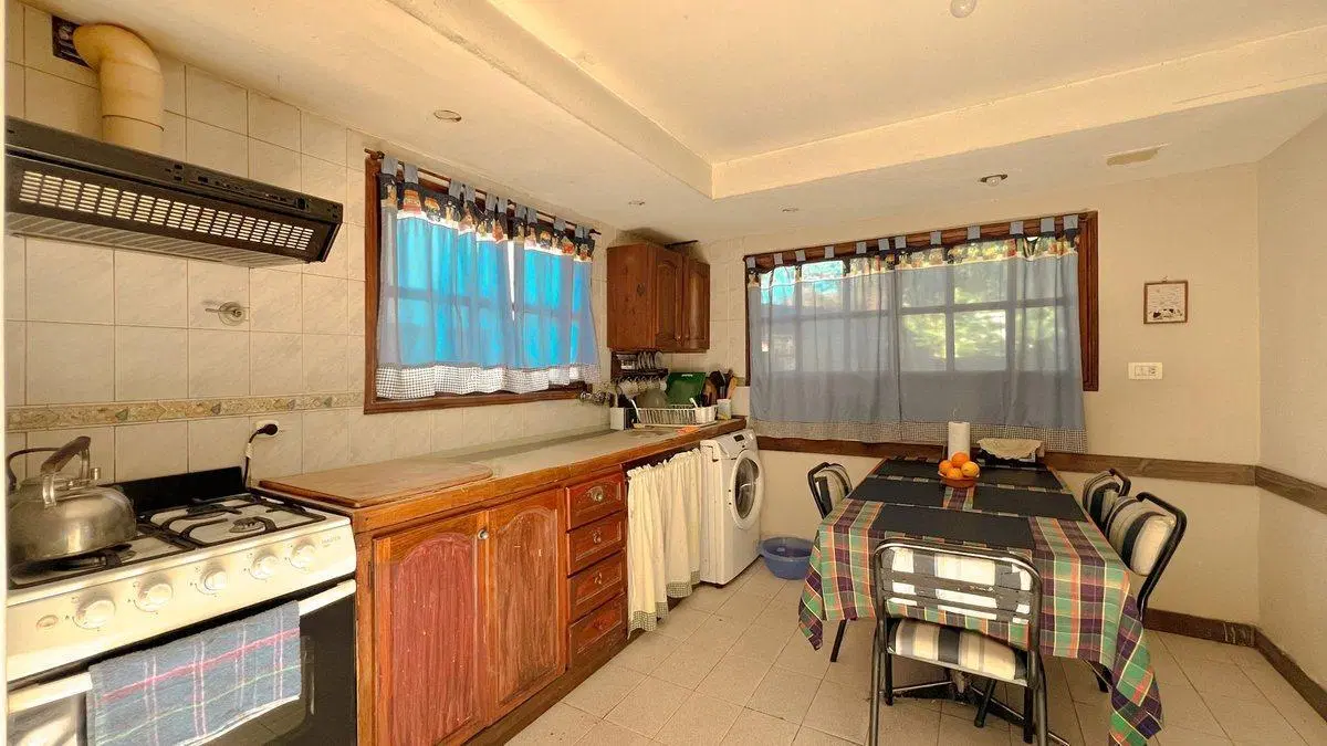 VENTA CASA 3 AMBIENTES CON PARQUE LOS PINARES 2