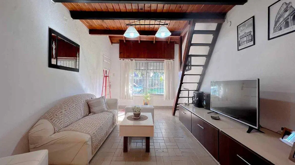 VENTA  CASA 3 AMB. PARQUE PEÑA 4