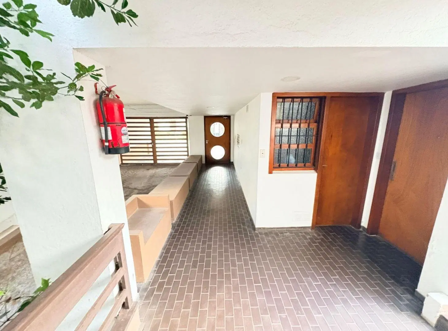 Venta departamento 3 ambientes Miramar 4