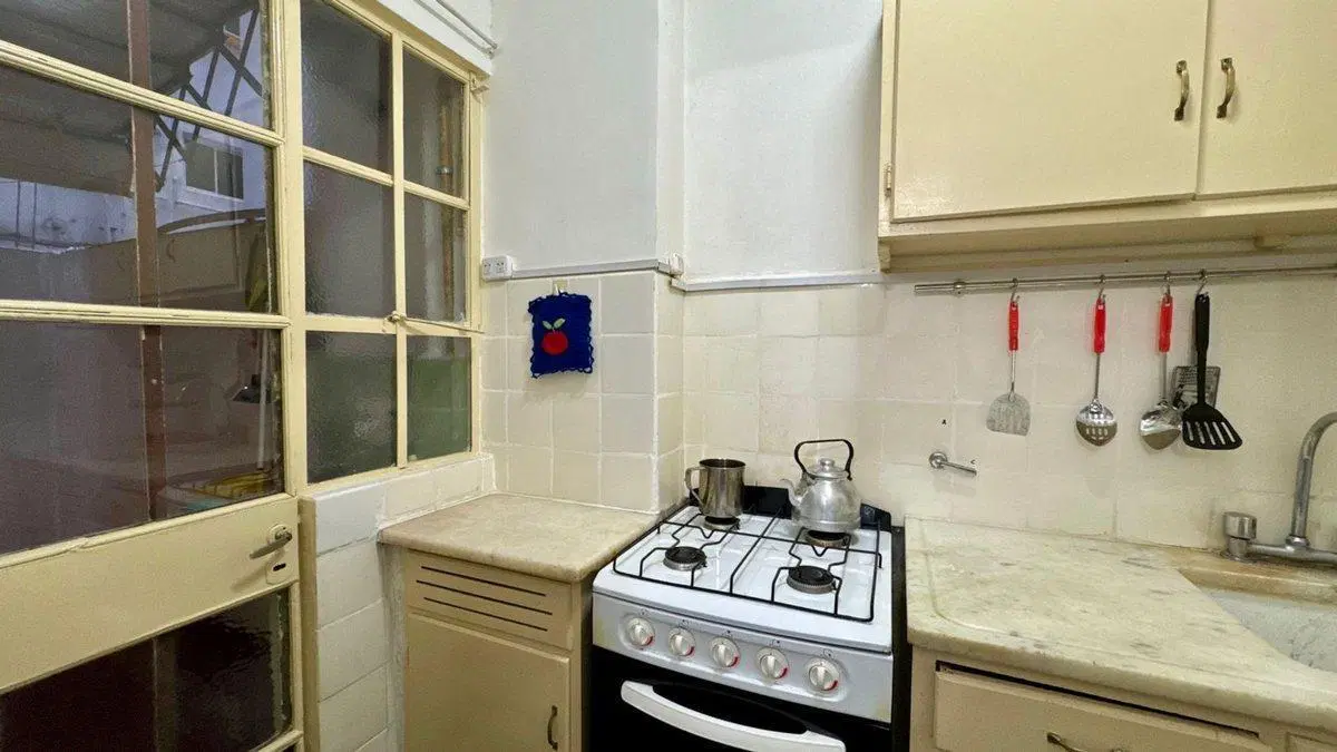 VENTA DEPARTAMENTO 2 AMBIENTES  PATIO  GUEMES 4