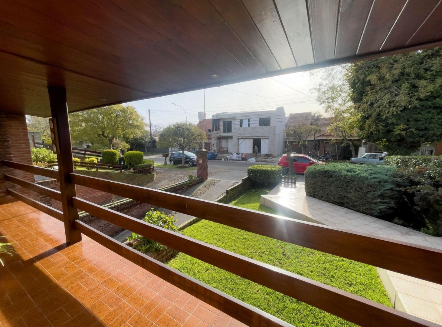 VENTA CASA 4 AMBIENTES ZONA 2 MIRAMAR