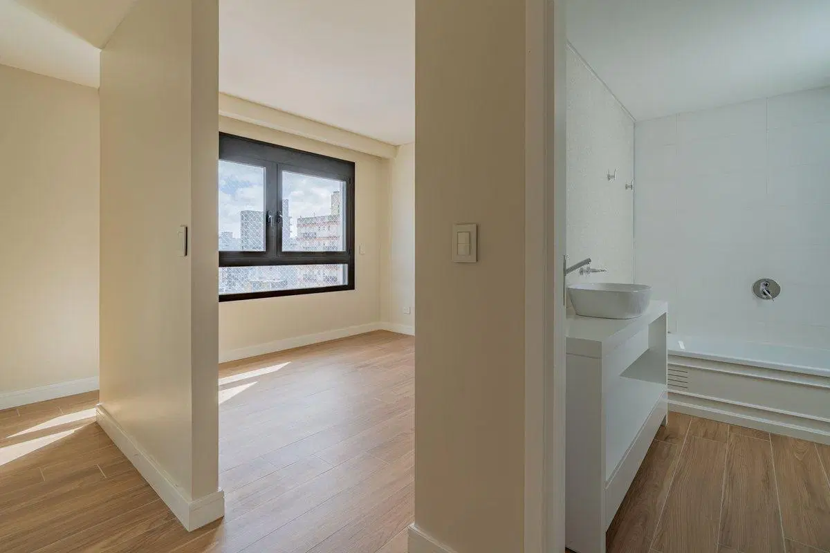 VENTA DEPARTAMENTO 3 AMB  CON COCHERA DELFI XVII 3