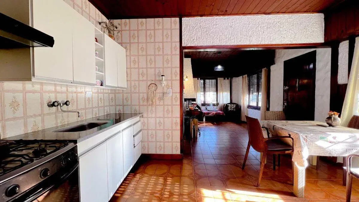 VENTA CASA 4 AMB EN BLOCK CON 2 DEPTOS GARAGE 2