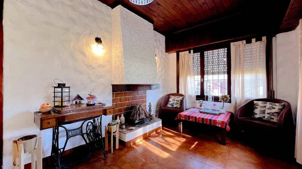 VENTA CASA 4 AMB EN BLOCK CON 2 DEPTOS GARAGE 5