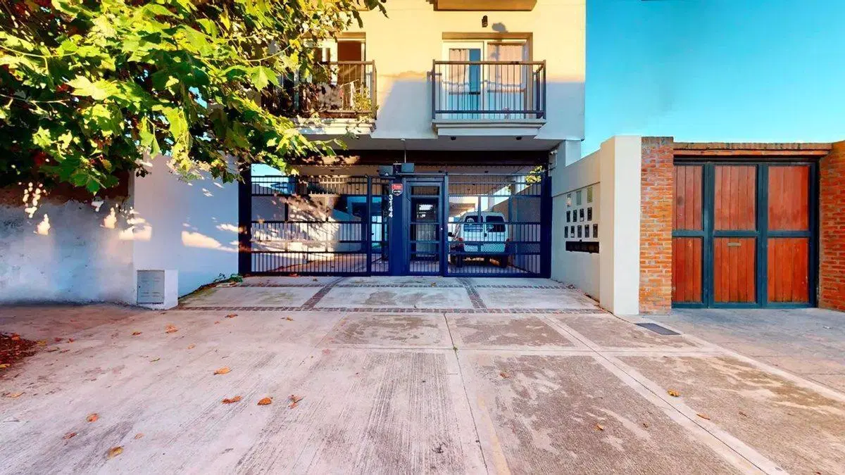 VENTA DEPARTAMENTO 2 AMBIENTES CON COCHERA DOBLE 3