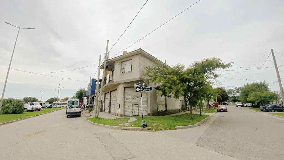 VENTA PROPIEDAD EN BLOCK 2 PH MAS LOCALES EN PB 4