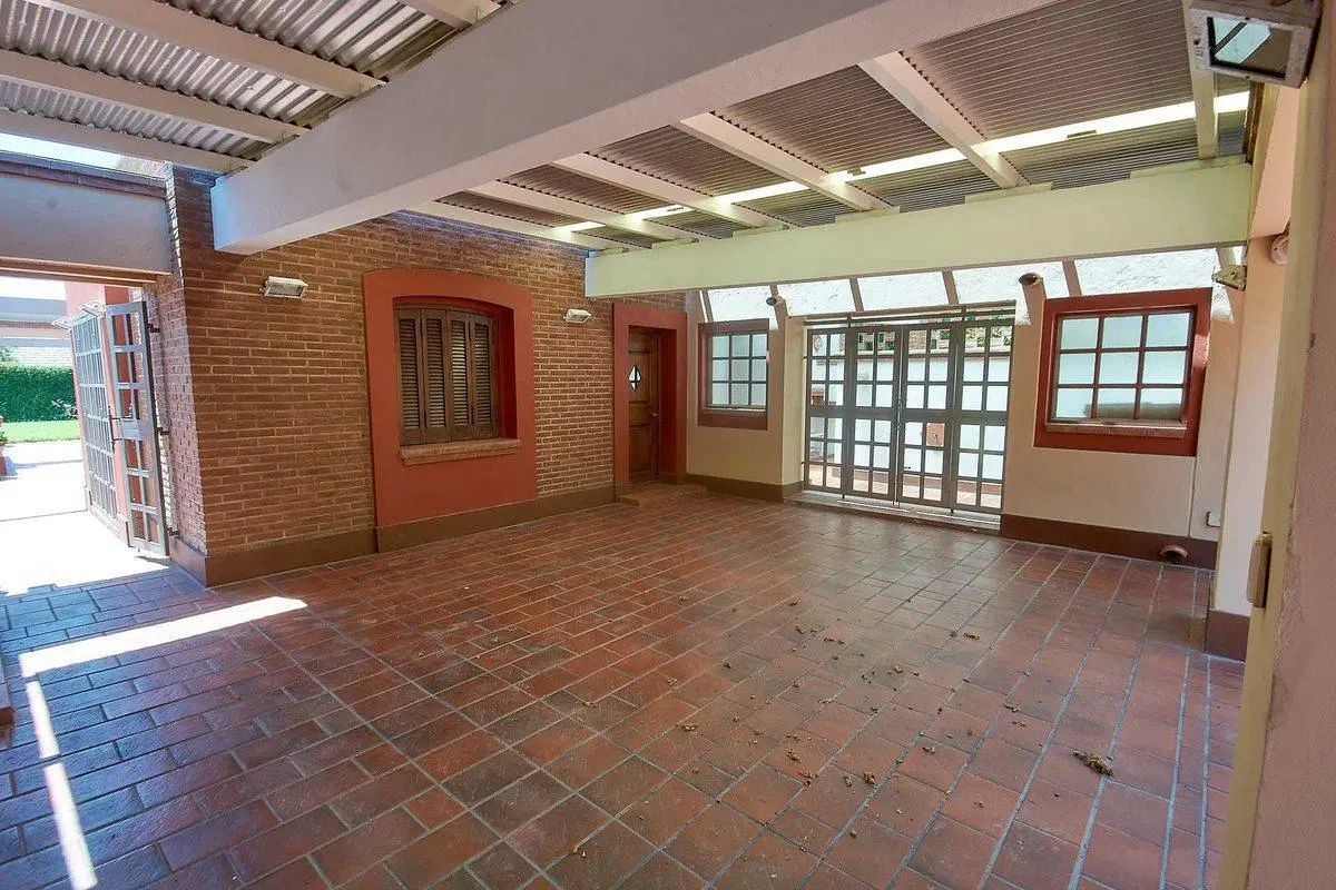 VENTA CASA 3 AMBIENTES + 2 DEPARTAMENTOS U OFICINA 8