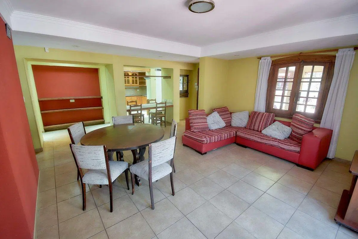 VENTA CASA 3 AMBIENTES + 2 DEPARTAMENTOS U OFICINA 3