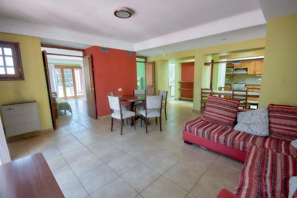 VENTA CASA 3 AMBIENTES + 2 DEPARTAMENTOS U OFICINA 2