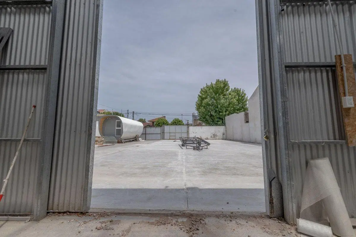 Alquiler Galpon a estrenar 900m Totales  390m2 Cub 2