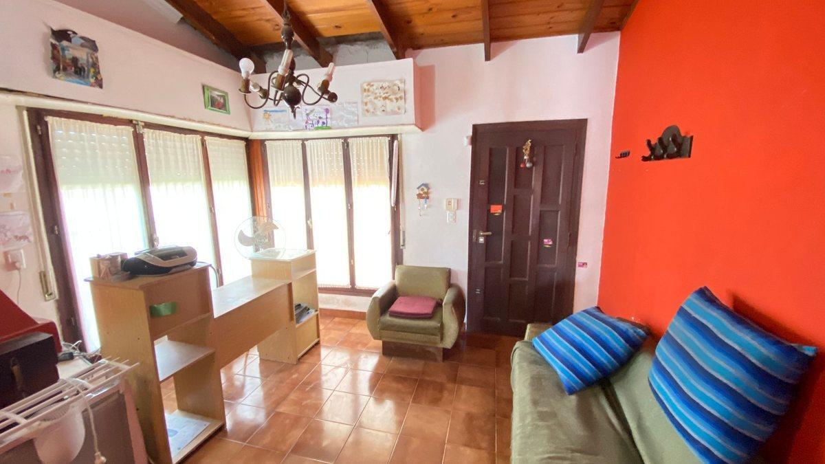 Venta Casa y 2 Departamentos en block, Chapadmalal