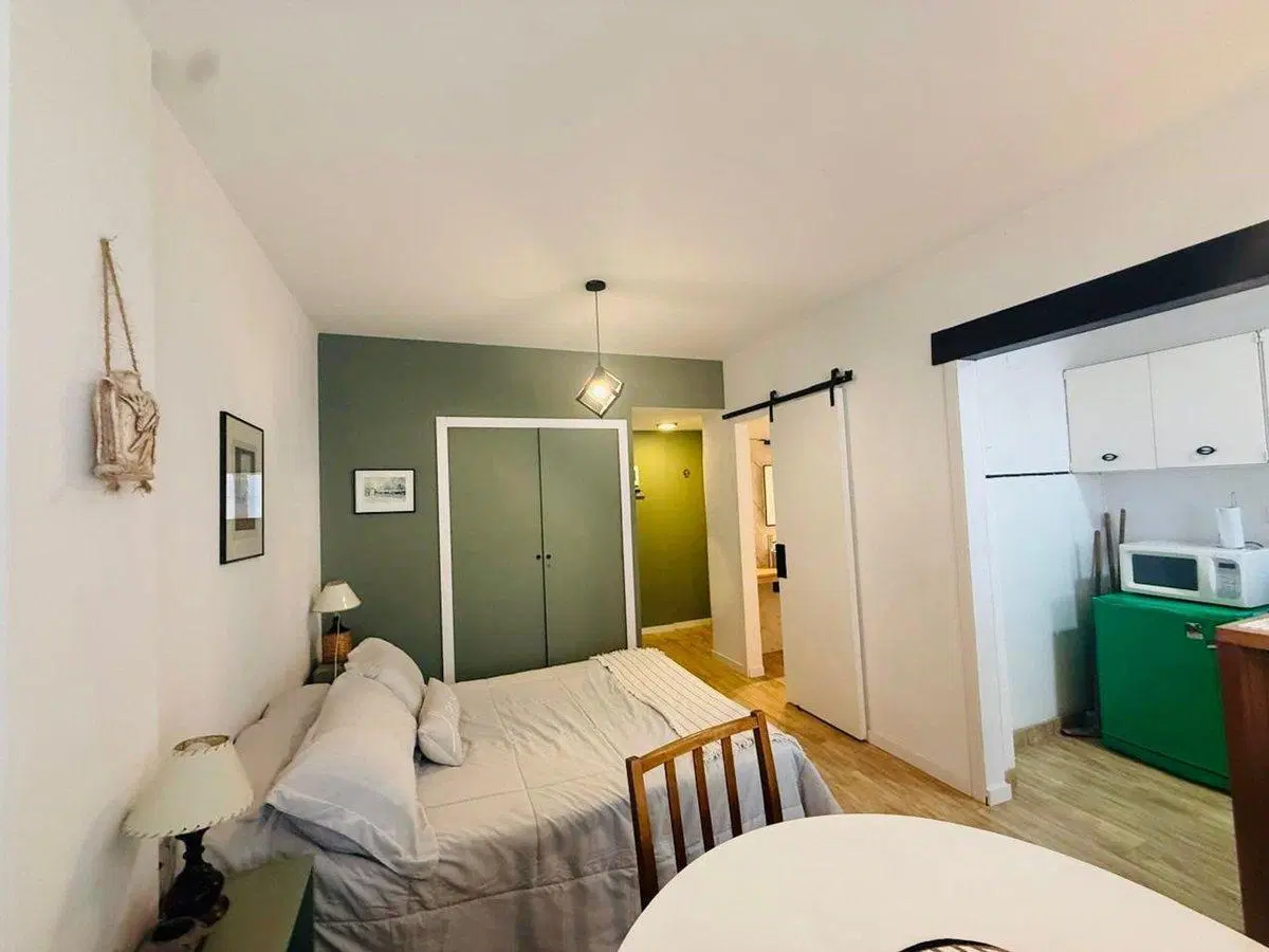 VENTA MONOAMBIENTE RECICLADO Y AMOBLADO 27 MT 3