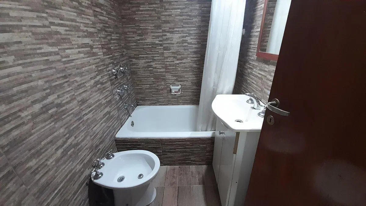 VENTA DPTO MONOAMBIENTE REFACCIONADO ZONA CENTRO 5