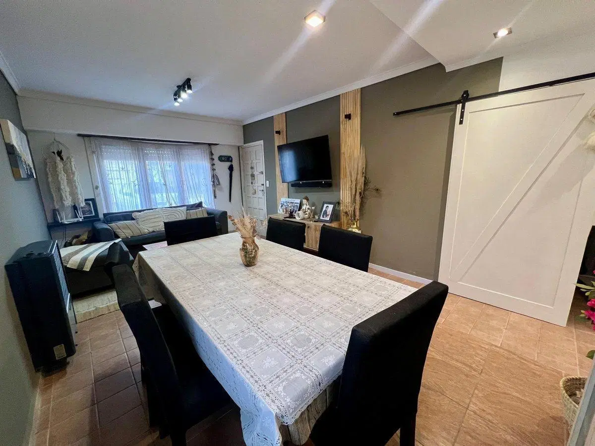 Venta Casa 3 amb Cochera Aeroparque 2