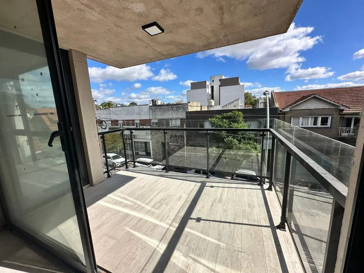 VENTA DEPARTAMENTO 3 AMB FRENTE CON BALCON CHAUVIN 4