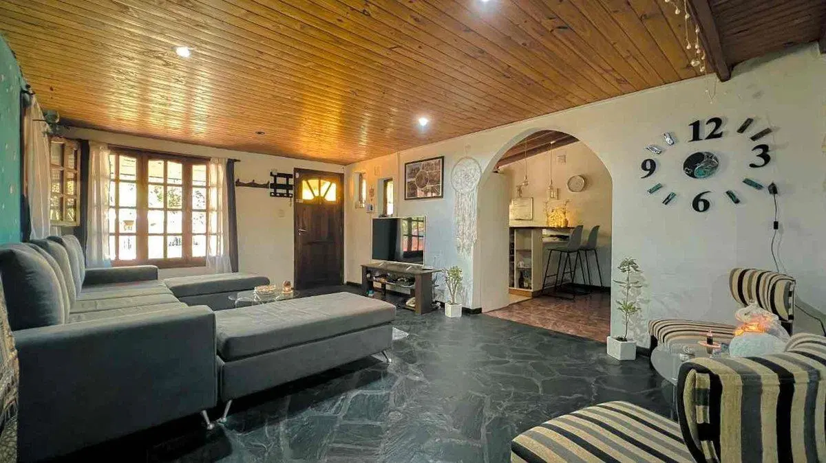 VENTA CASA 4 AMB. SOBRE LOTE DE 600M2 5