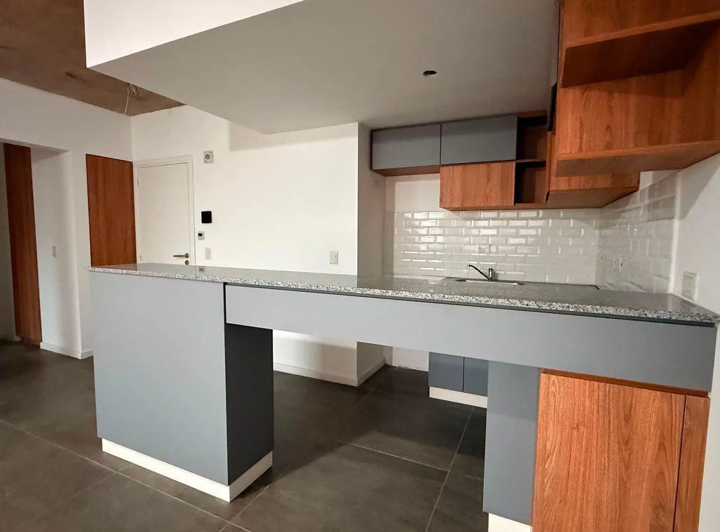 VENTA 2 AMBIENTES SEMIPISO LA PERLA A ESTRENAR 5