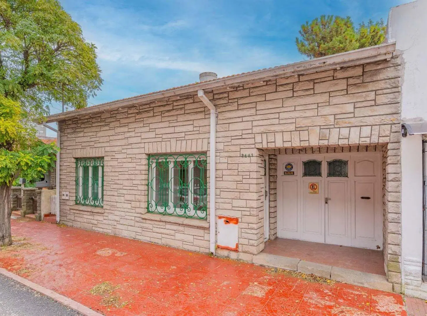 VENTA CASA 4 AMB | GARAGE, PARQUE Y PARRILLA. 2