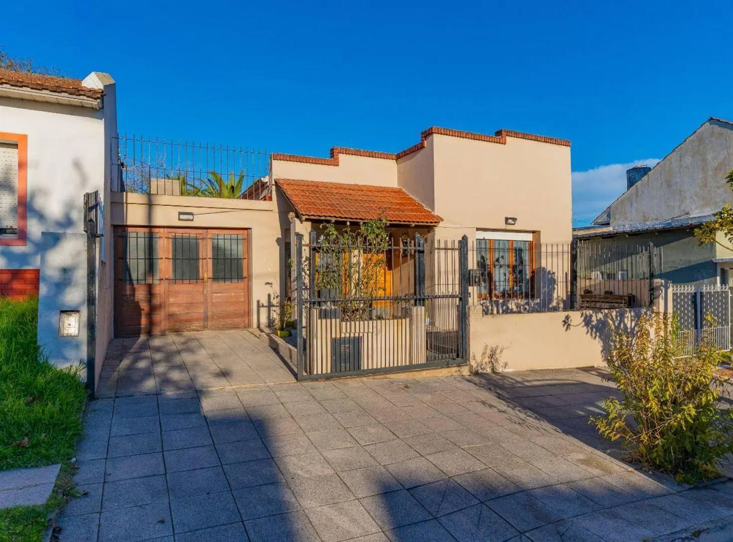 Venta Casa 3 ambientes Güemes 4600 San Carlos 4