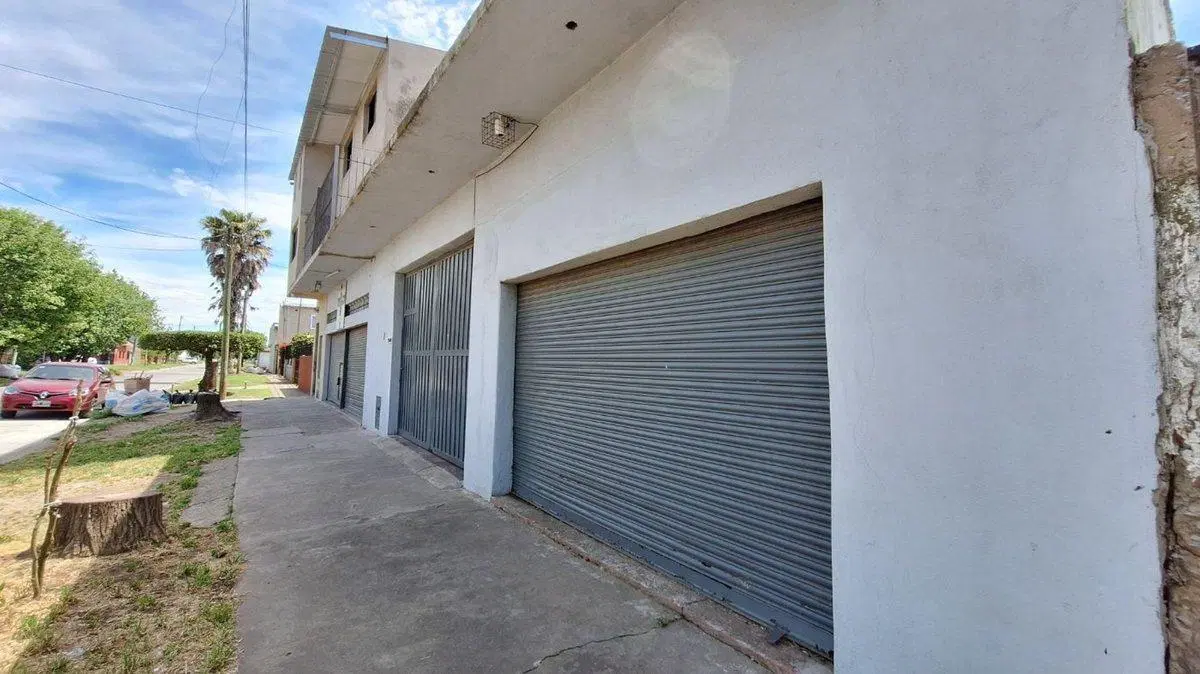 Venta Casa 3 amb con parque más Galpón y Losa 4
