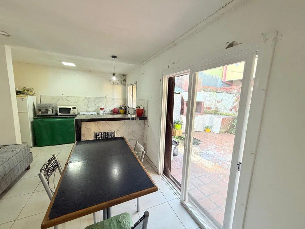 VENTA PH 3 AMBIENTES CON PATIO EN LAS AVENIDAS 2