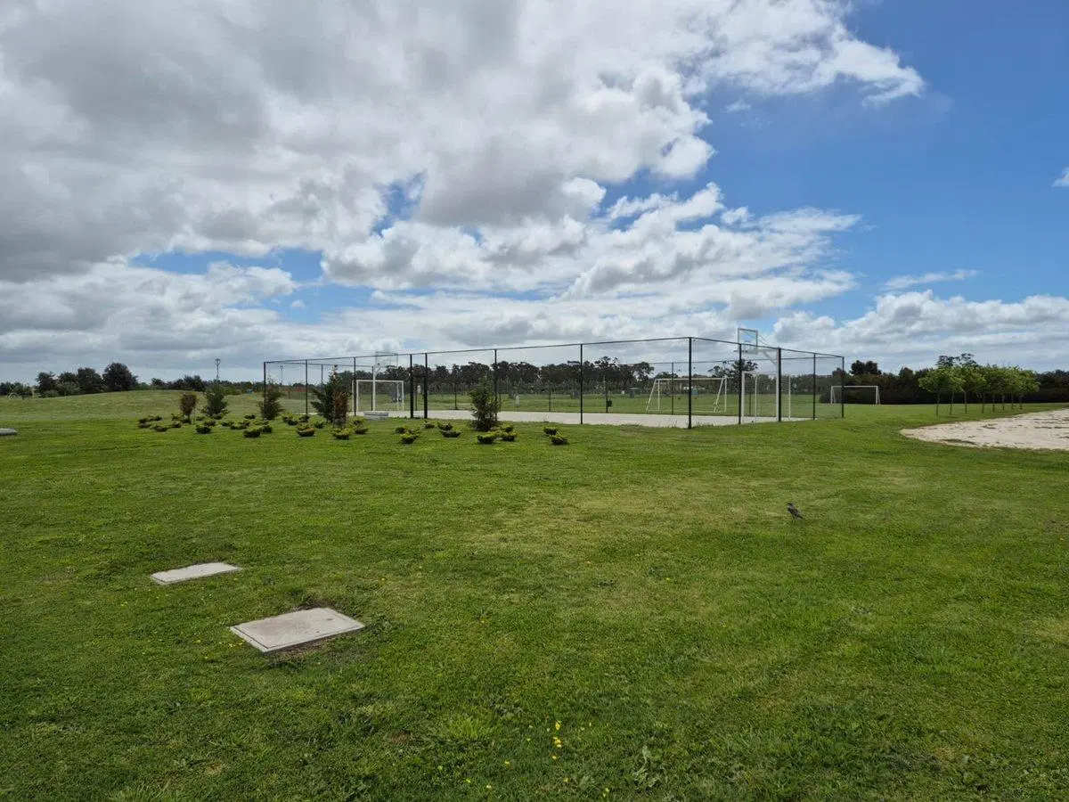 VENTA LOTE BARRIO LA CERCANIA ANTICIPO 3000 usd 3